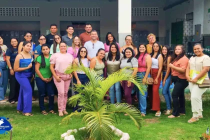 Professores do Centro Educacional Farias Costa participaram de palestra sobre Autismo no contexto educacional