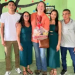 Solidariedade sem fronteiras: madrinha dos Estados Unidos visita afilhada em Itapiúna pela segunda vez